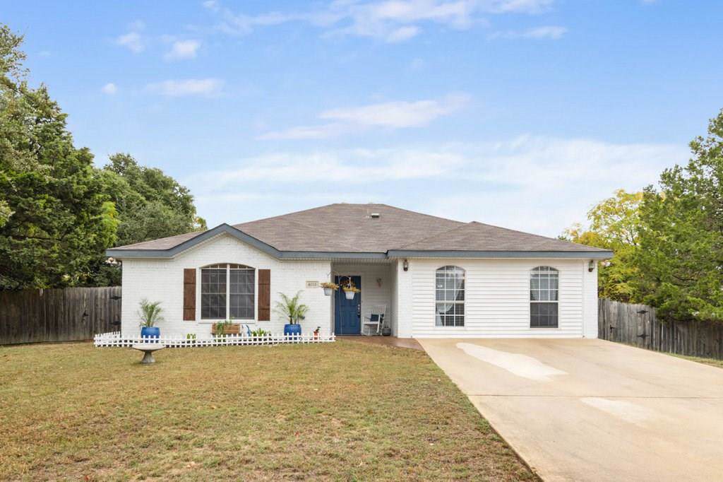4013 Lakecliff Dr - Photo 1