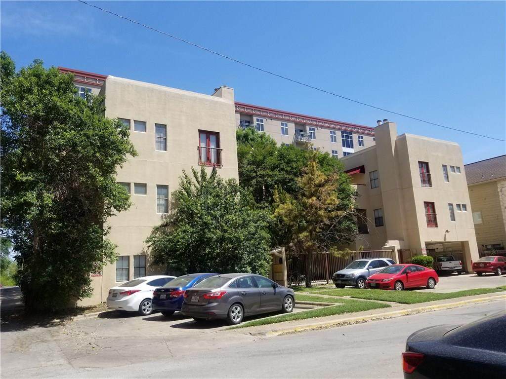 712 Graham Pl - Photo 1