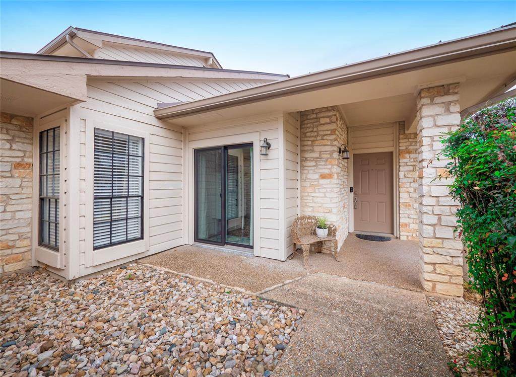 2201 Lakeway Blvd - Photo 1