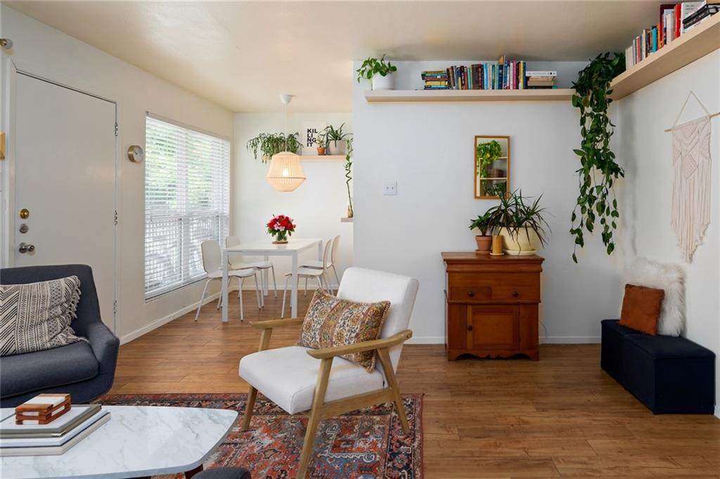 2220 Leon St - Photo 1