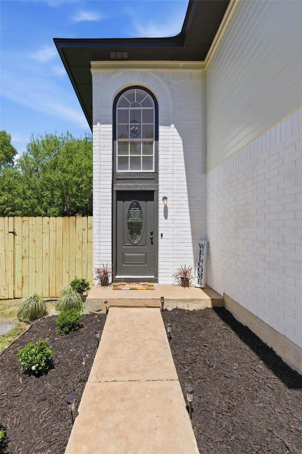 https://bt-photos.global.ssl.fastly.net/austin/1280_boomver_1_8843269-2.jpg