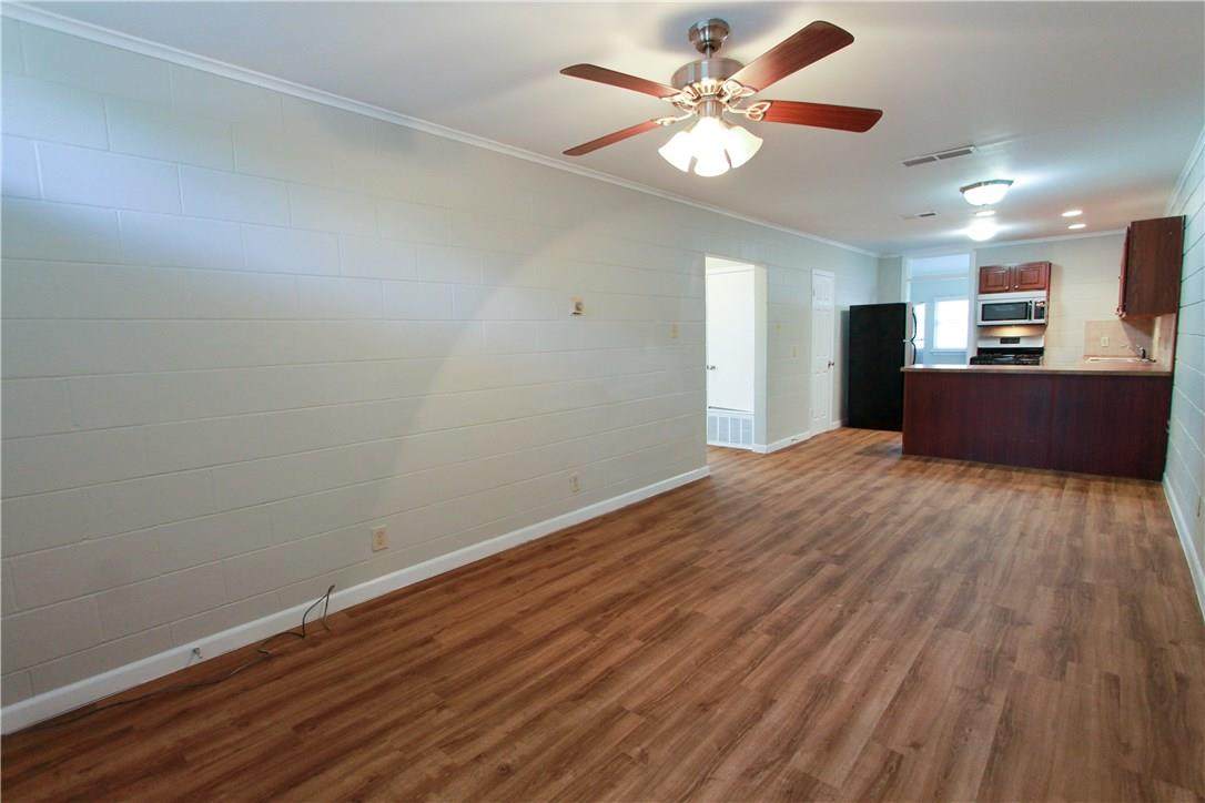 1308 Main St - Photo 1