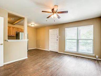 216 Lucas St - Photo 1