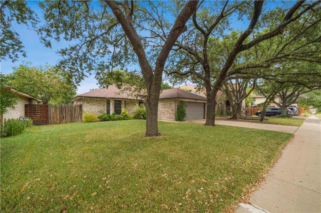 7915 Cahill Dr - Photo 1