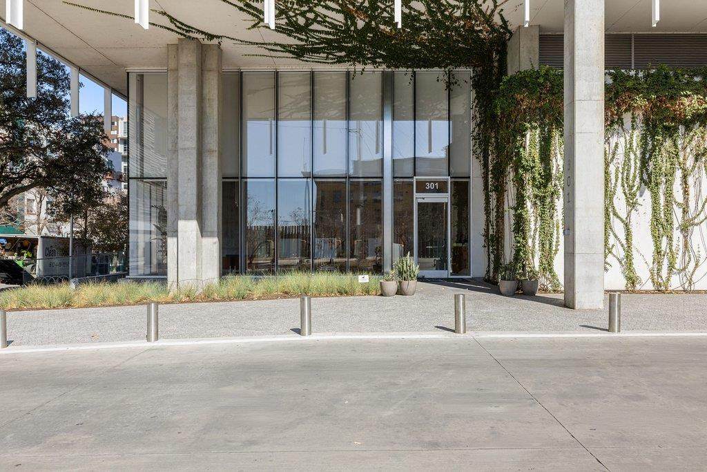 301 West Ave - Photo 1