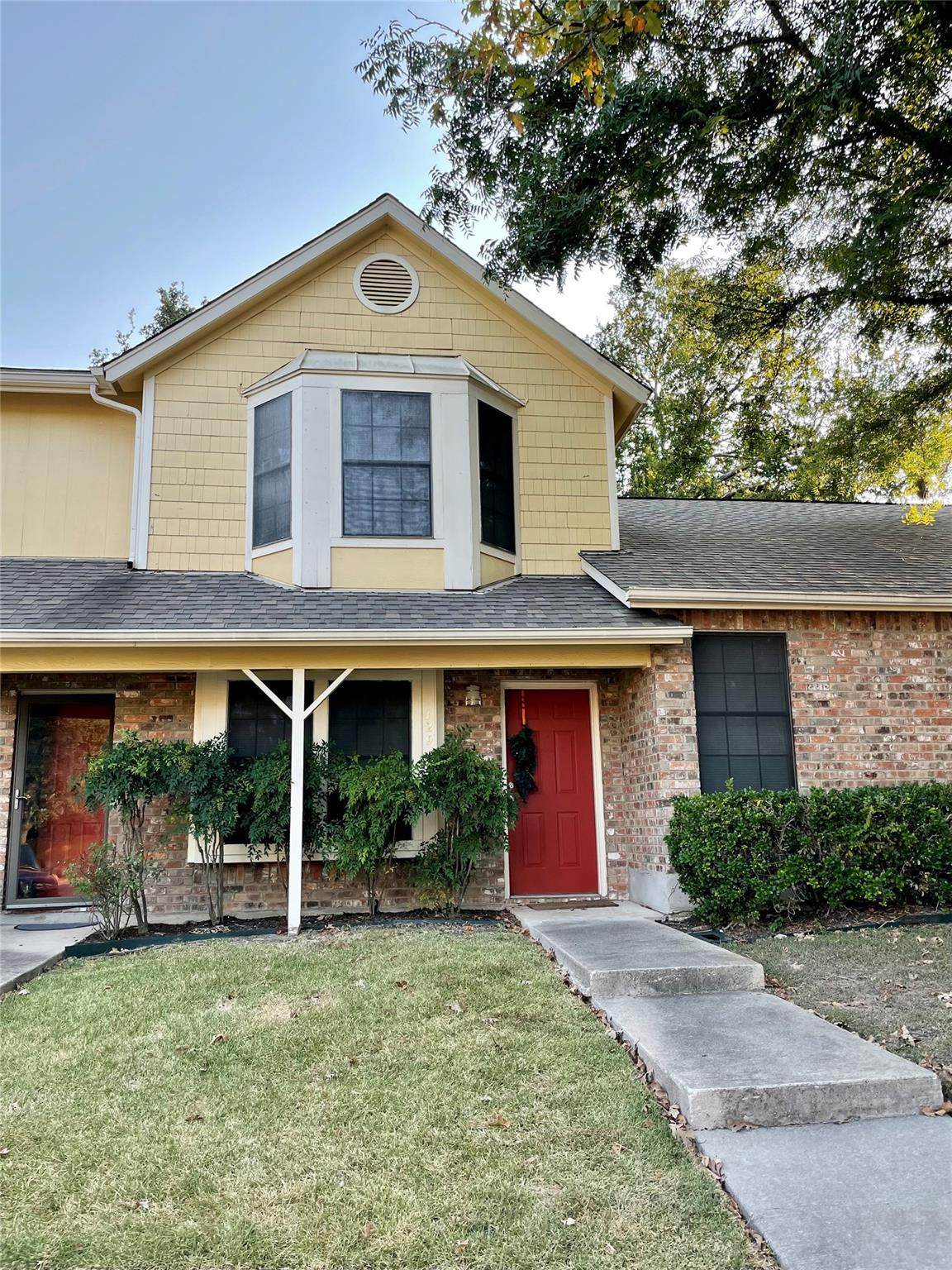 11901 Swearingen Dr - Photo 1