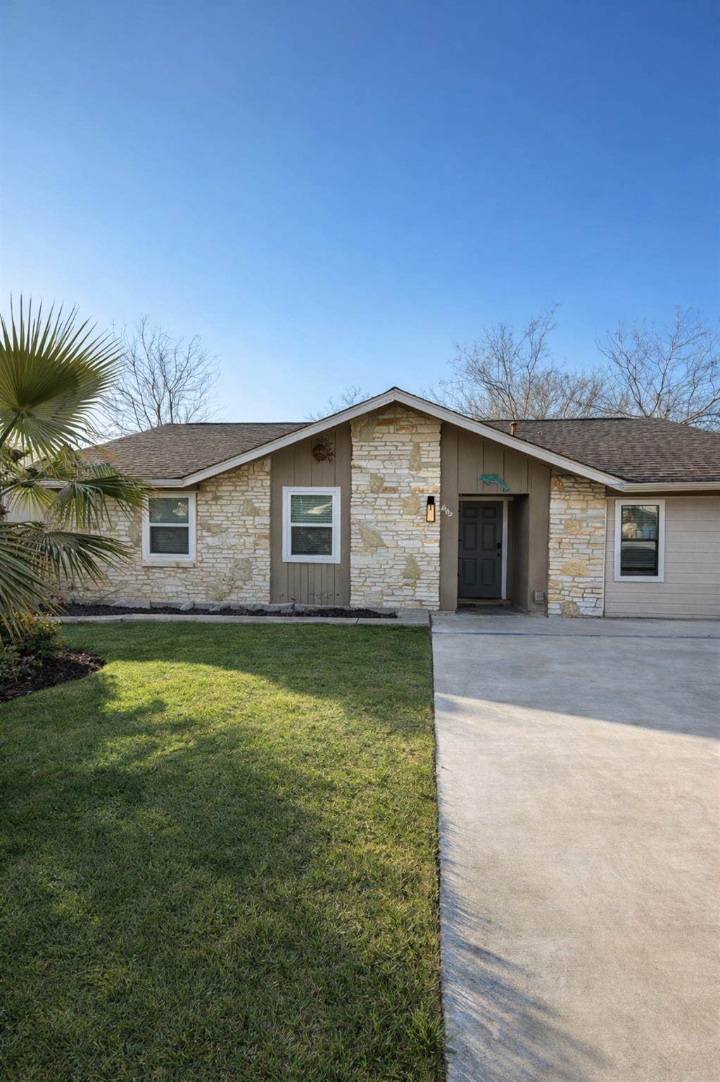 6902 Colony Park Dr - Photo 1