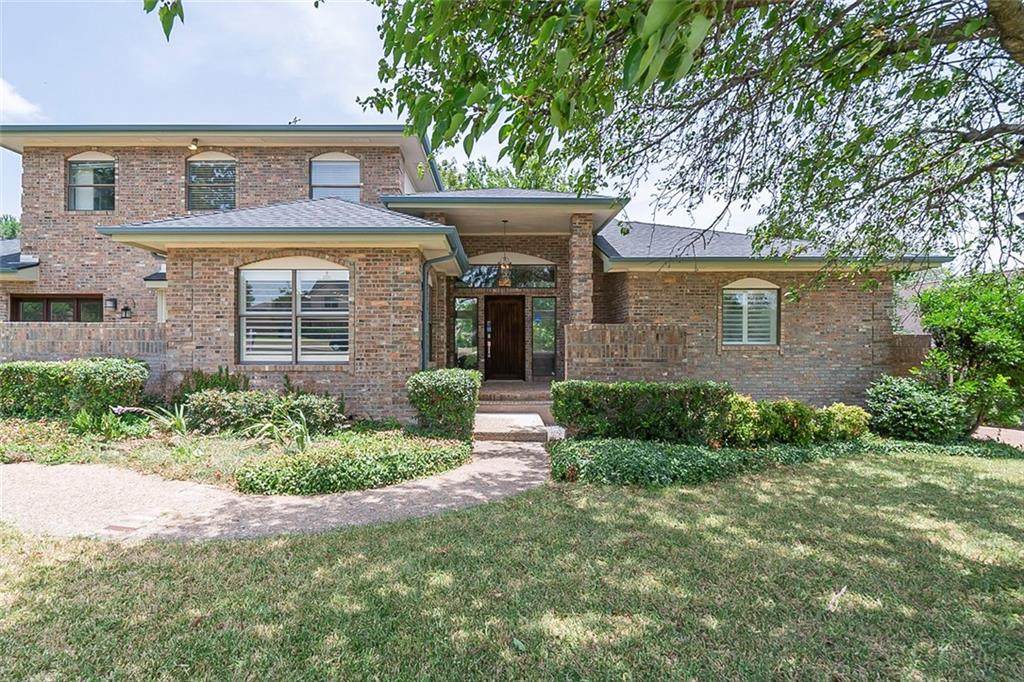 213 Legend Oaks Dr - Photo 1
