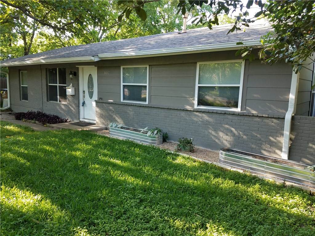 802 Eberhart Ln - Photo 1 802 Eberhart Ln - Photo 1