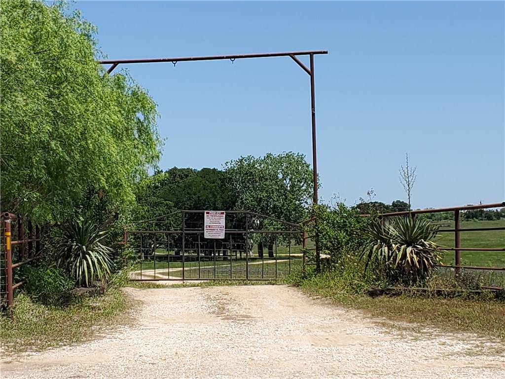 868 Fm 1854 - Photo 1