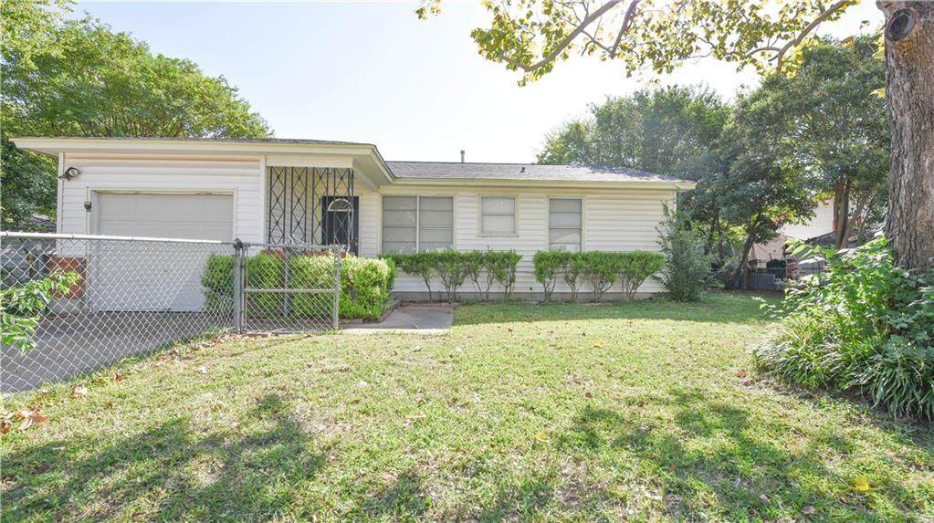 904 Houston St - Photo 1