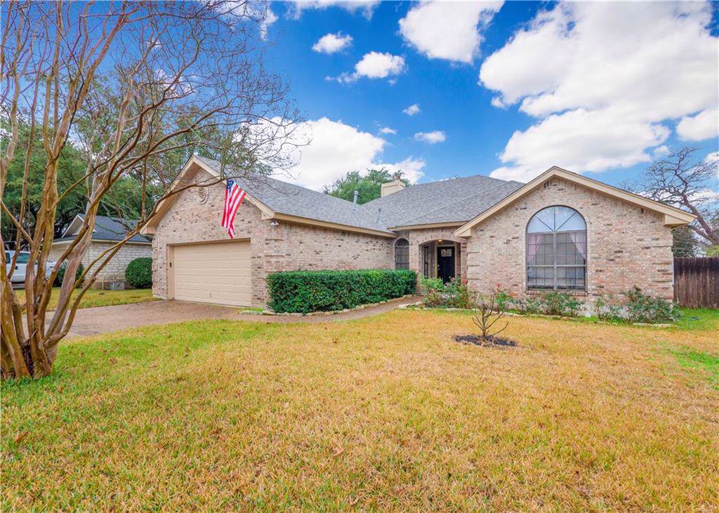 303 Deer Trace Cv - Photo 1