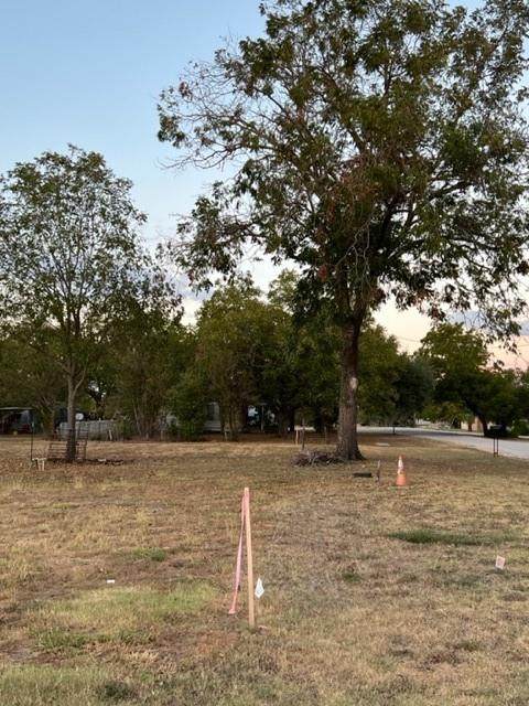 300 10th St - Photo 1
