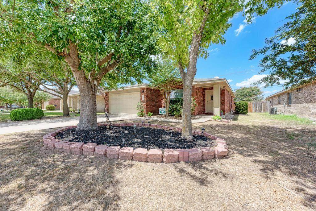 201 Lucky Clover Ln - Photo 1