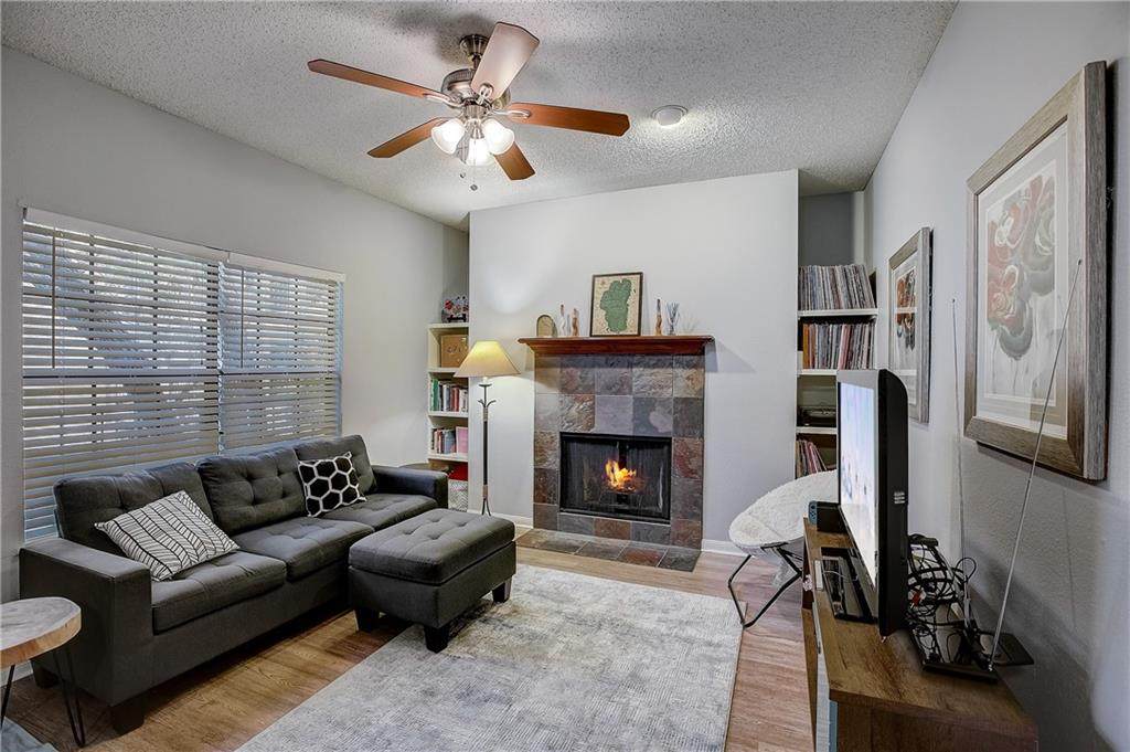 203 31st St - Photo 1