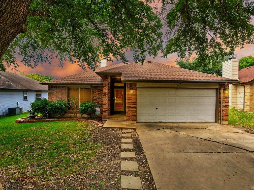 1901 Holly Springs Dr - Photo 1