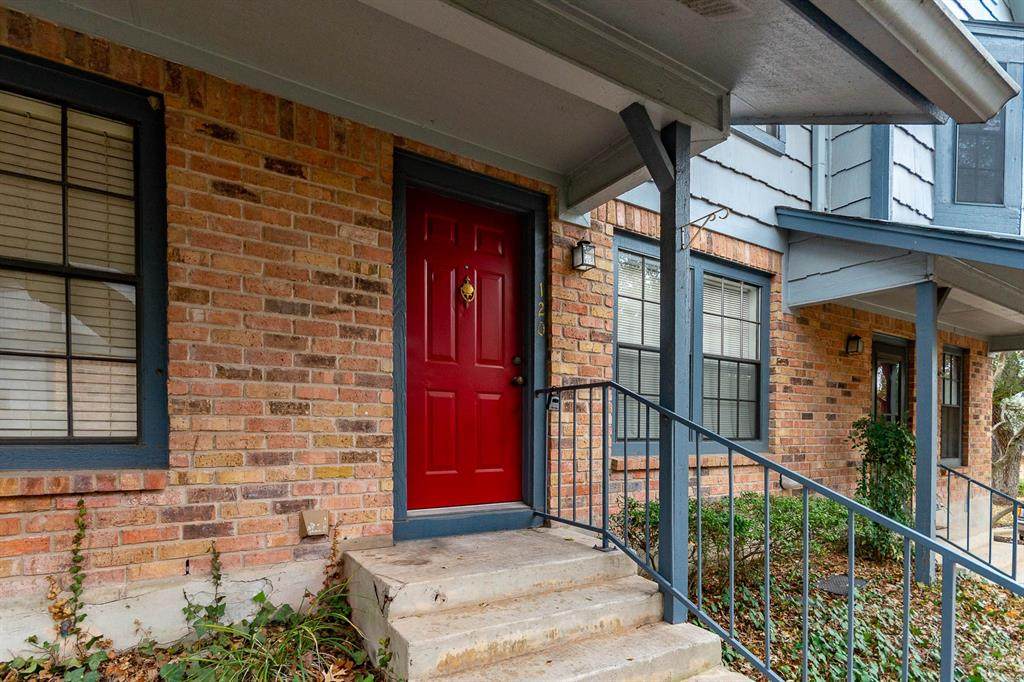 1411 Gracy Farms Ln - Photo 1