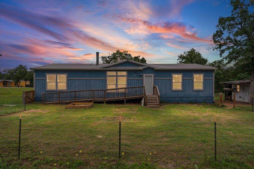 126 Cherokee Cir - Photo 1