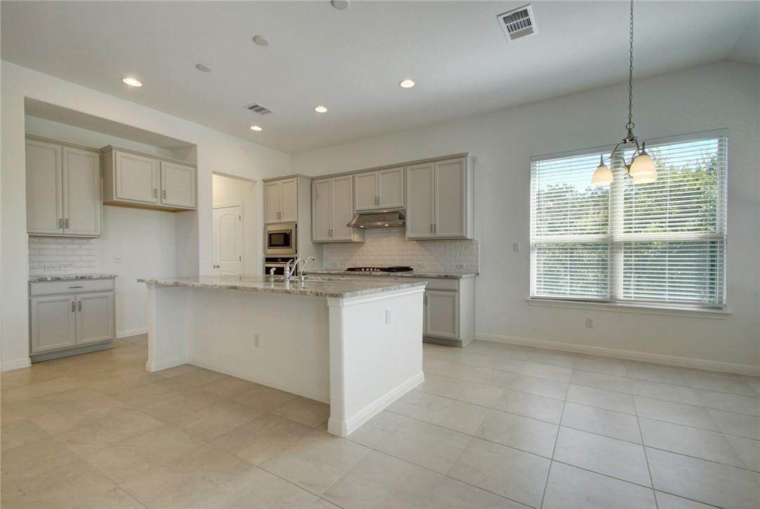 https://bt-photos.global.ssl.fastly.net/austin/orig_boomver_1_9069191-2.jpg