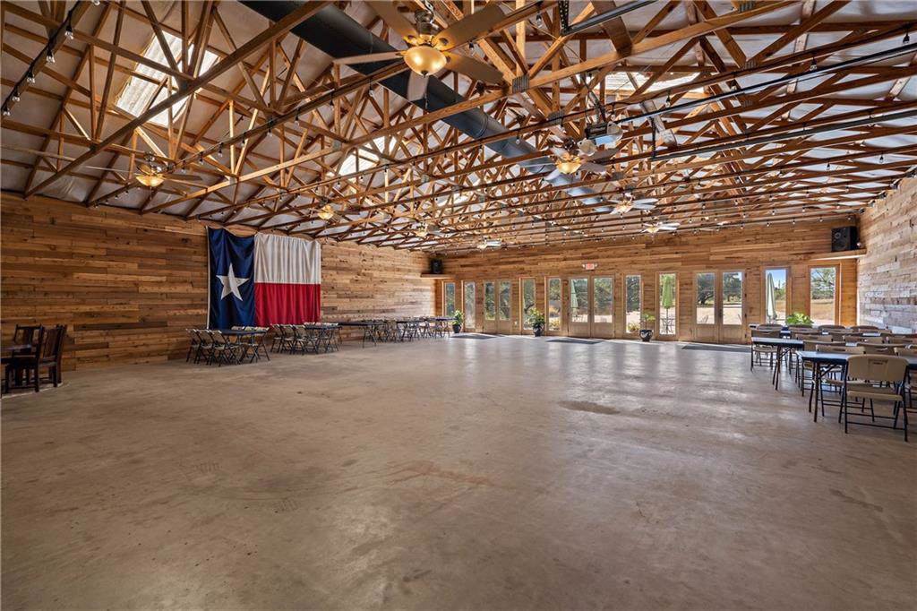 205 Hickory Creek Rd - Photo 1