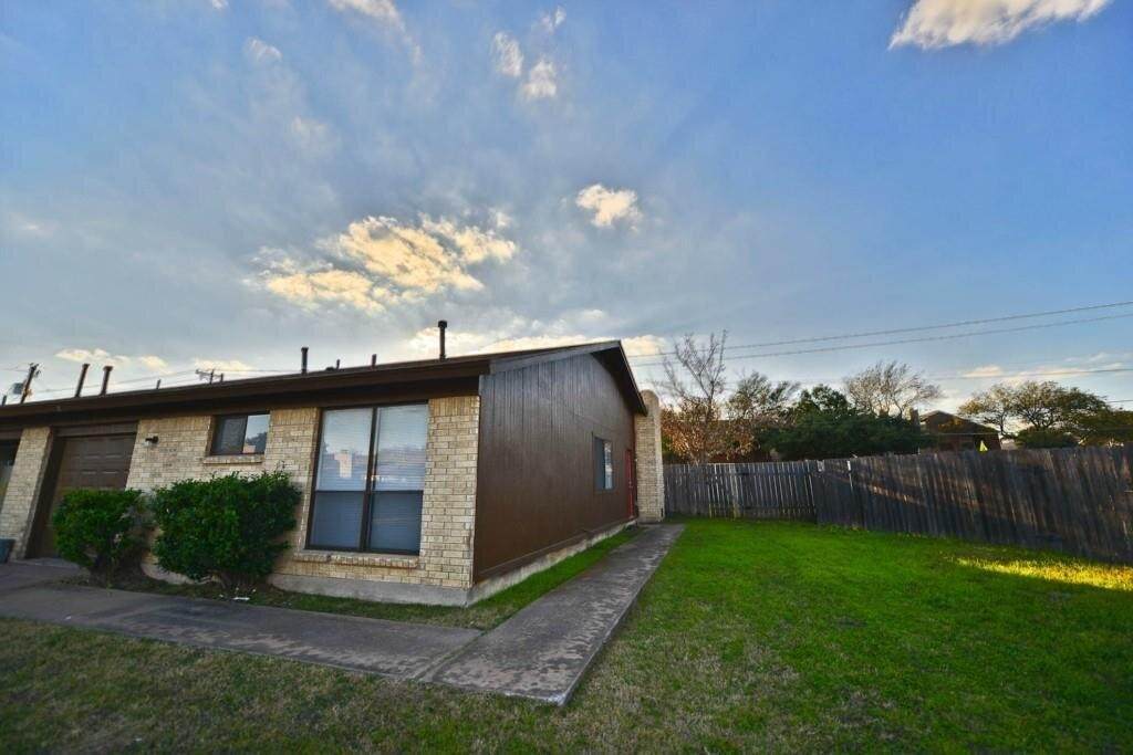 1201 Westcott Dr - Photo 1