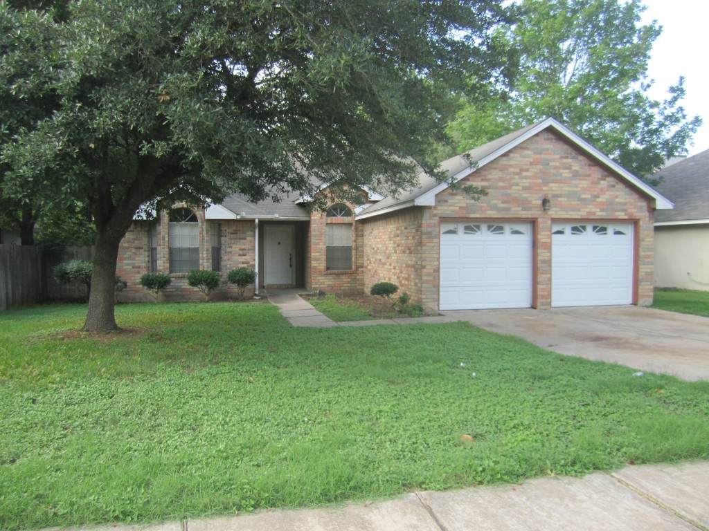 15813 De Peer Ave - Photo 1 15813 De Peer Ave - Photo 1