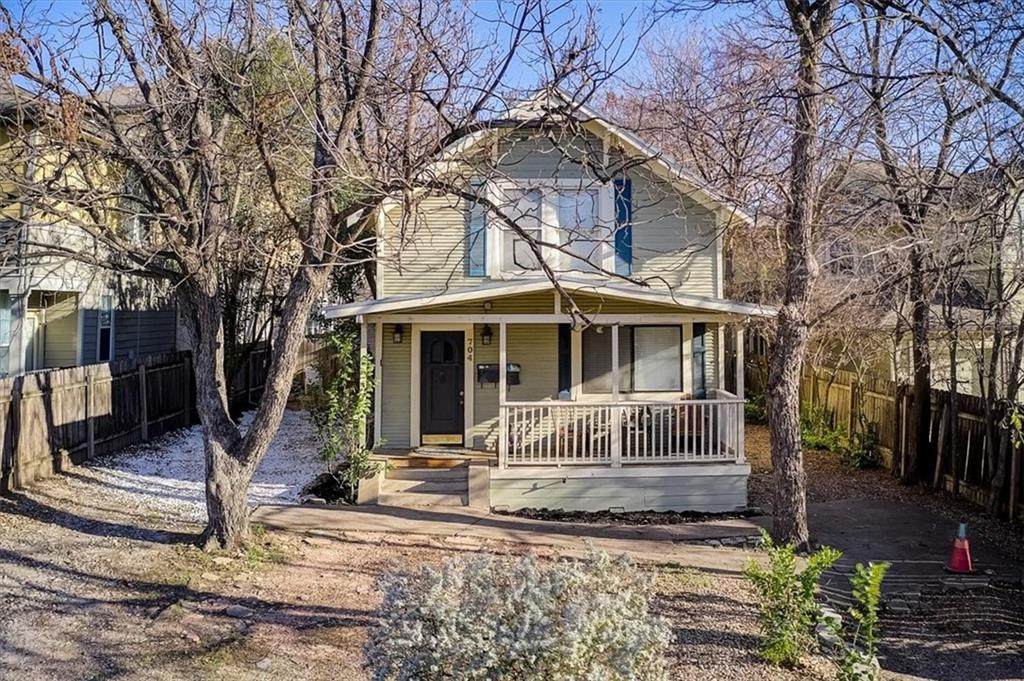 704 Franklin Blvd - Photo 1