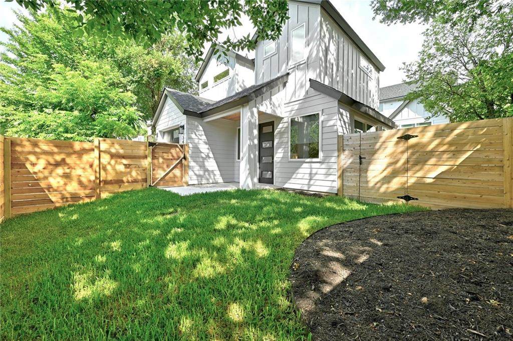 2405 11th St - Photo 1