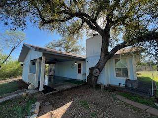 2410 Lakeview Ln - Photo 1