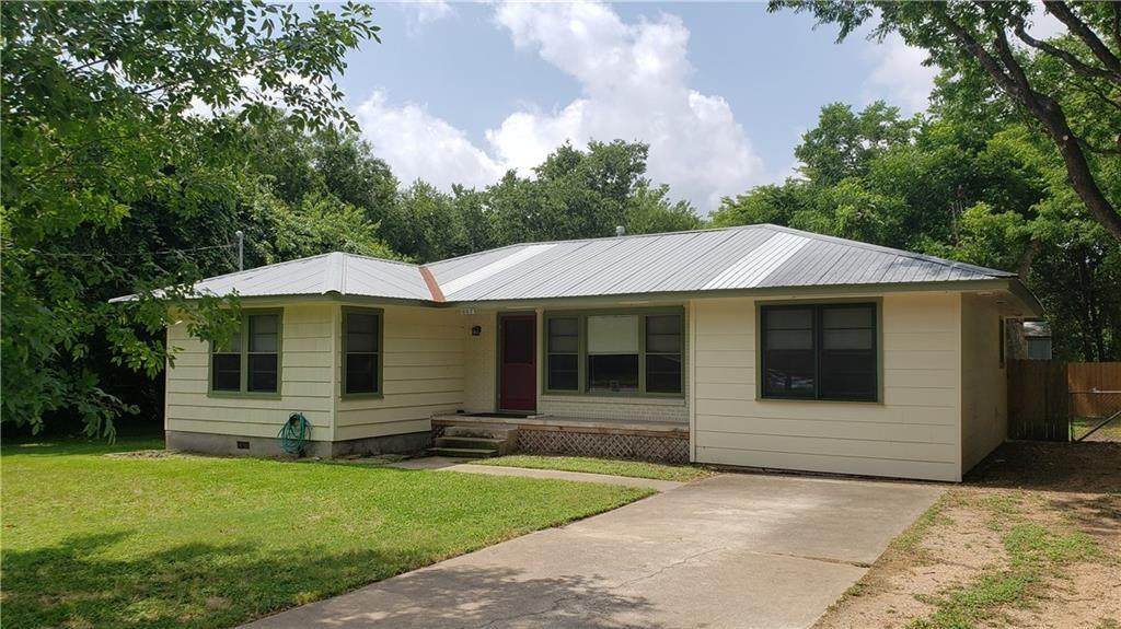 907 Stobaugh St - Photo 1