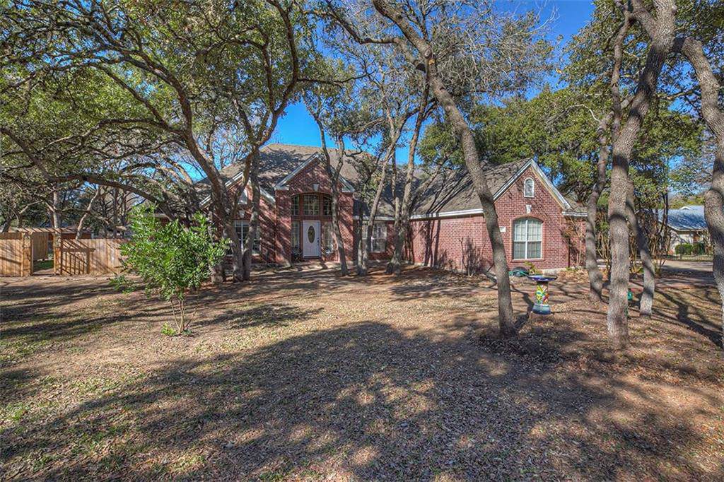 611 Willow Creek Cir - Photo 1
