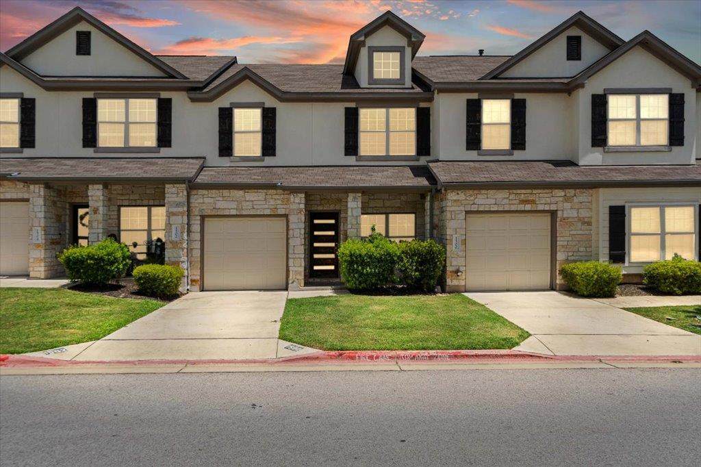1502 Airedale Rd - Photo 1