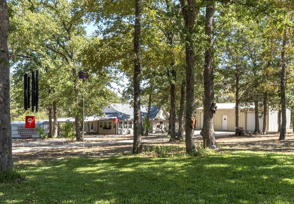 220 Clydesdale Dr - Photo 1