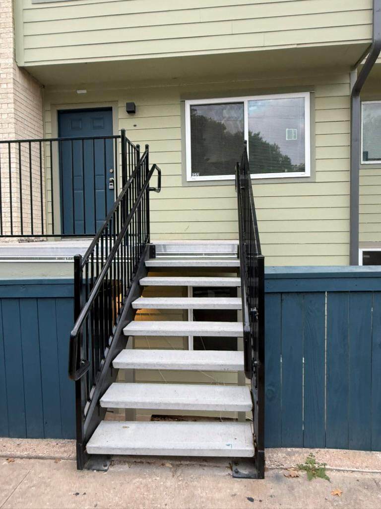 2124 Burton Dr - Photo 1
