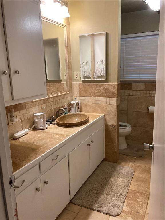 1613 Oak Ln - Photo 1