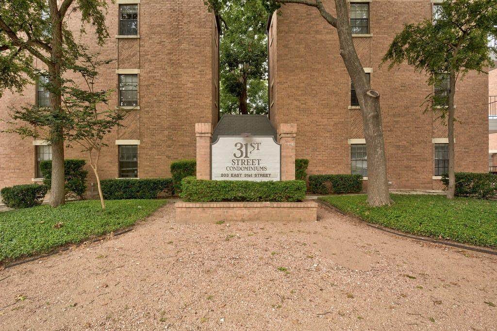 203 31st St - Photo 1