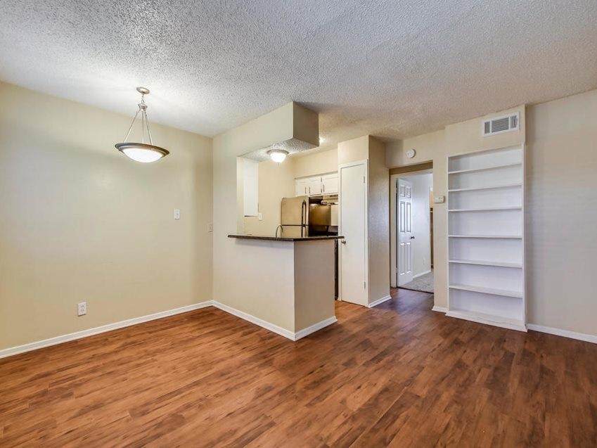 2401 Manor Rd - Photo 1