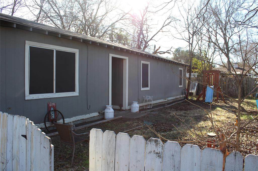 205 Norris St - Photo 1