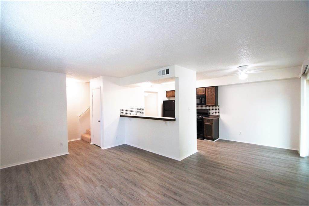 1314 Southport Dr - Photo 1