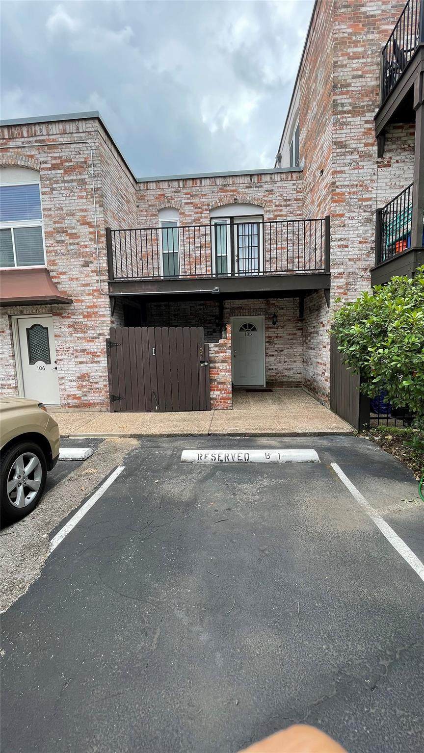 6501 East Hill Dr - Photo 1
