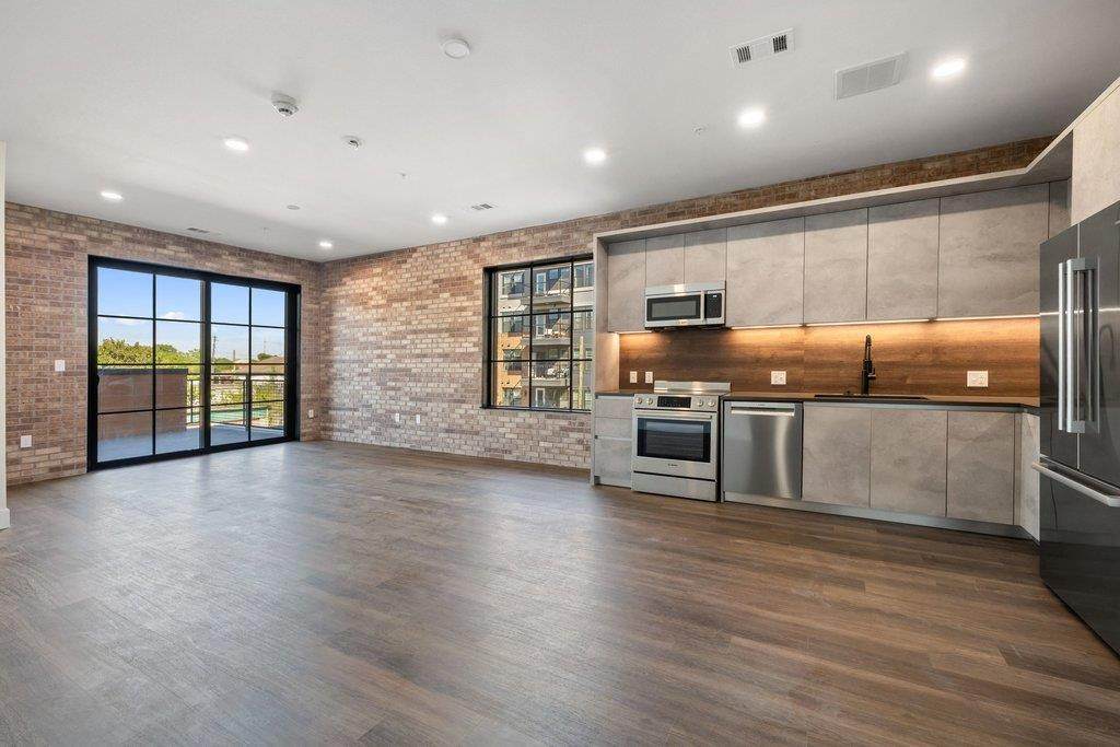 4315 Congress Ave - Photo 1