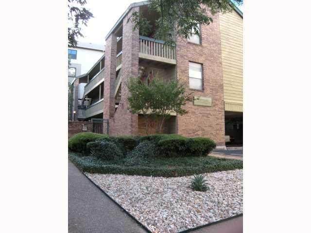 2210 Pearl St - Photo 1