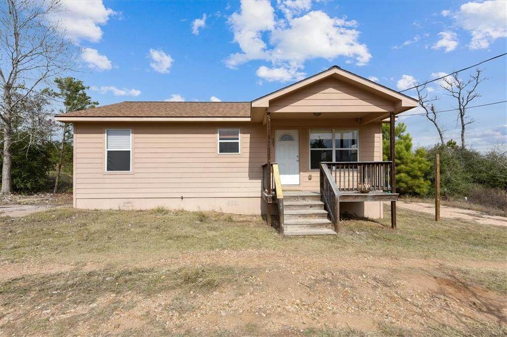 205 Lost Pines Dr - Photo 1