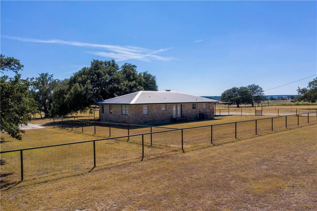 2901 County Road 233 - Photo 1