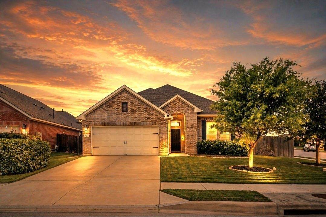7525 Lombardy Loop - Photo 1