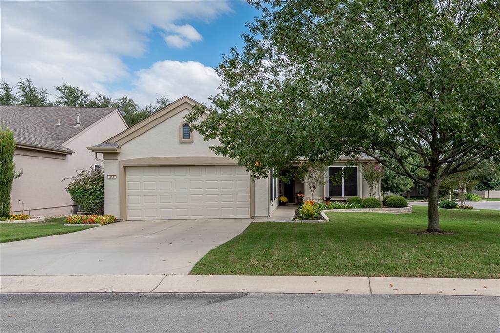 111 Courtyard Garden Ln - Photo 1