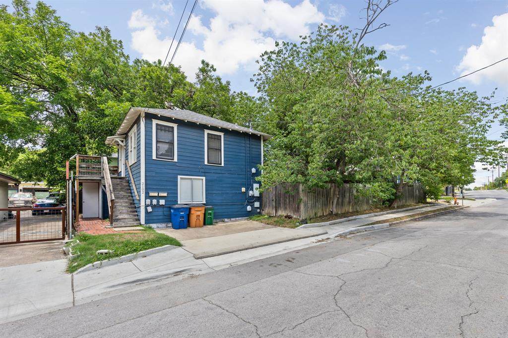 2102 Brackenridge St - Photo 1