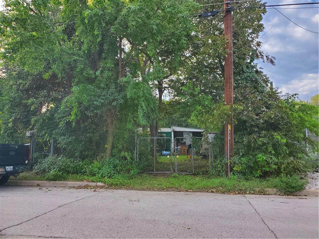 5512 Joe Sayers Ave - Photo 1