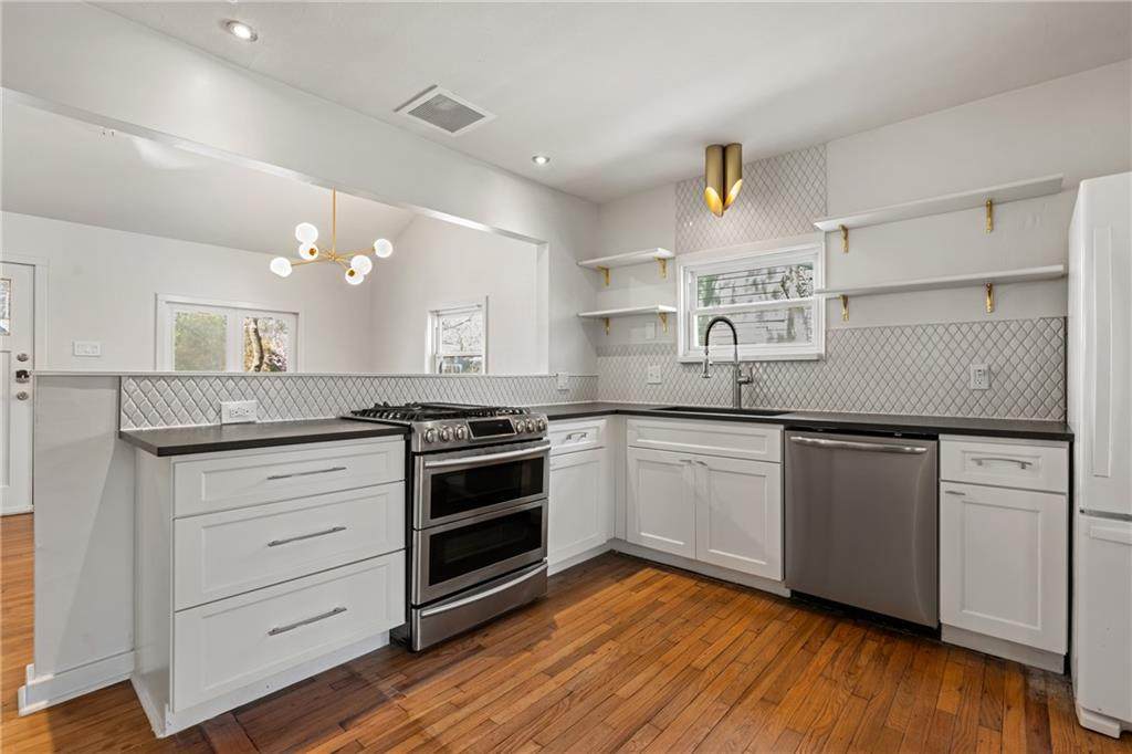 5303 Avenue H - Photo 1