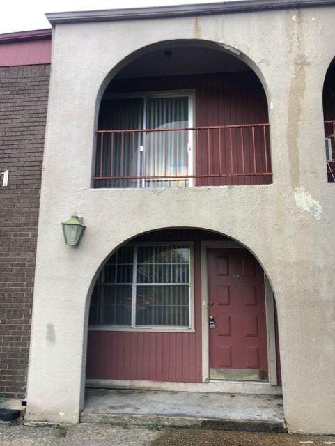 701 North Loop Blvd - Photo 1
